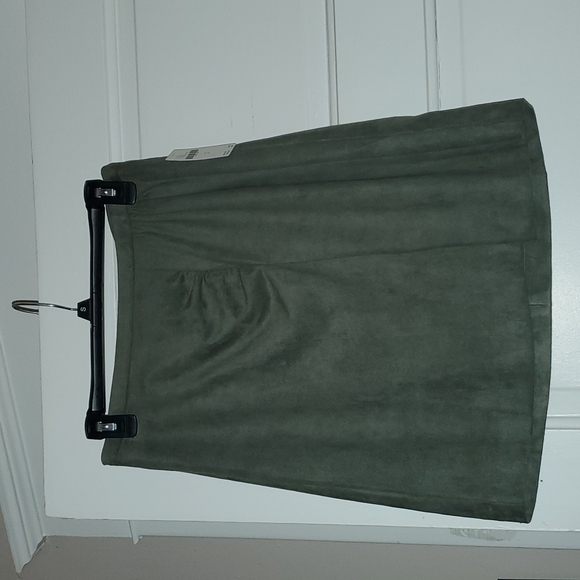 J. Crew Dresses & Skirts - Jcrew skirt 😍